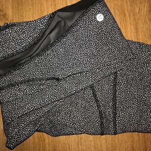 Lululemon leggings, black/white pattern 7/8 length
